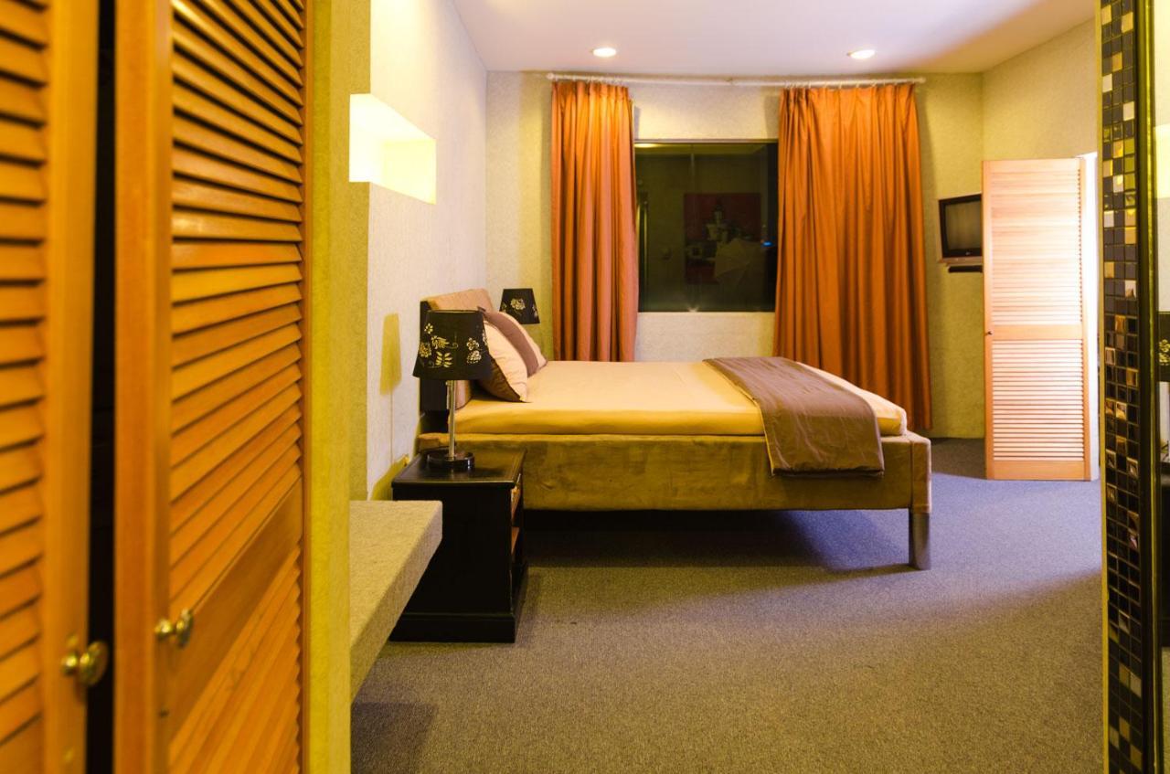 Hotel Peninsula Mangga Besar Джакарта Екстериор снимка