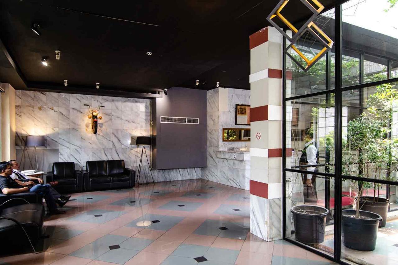 Hotel Peninsula Mangga Besar Джакарта Екстериор снимка