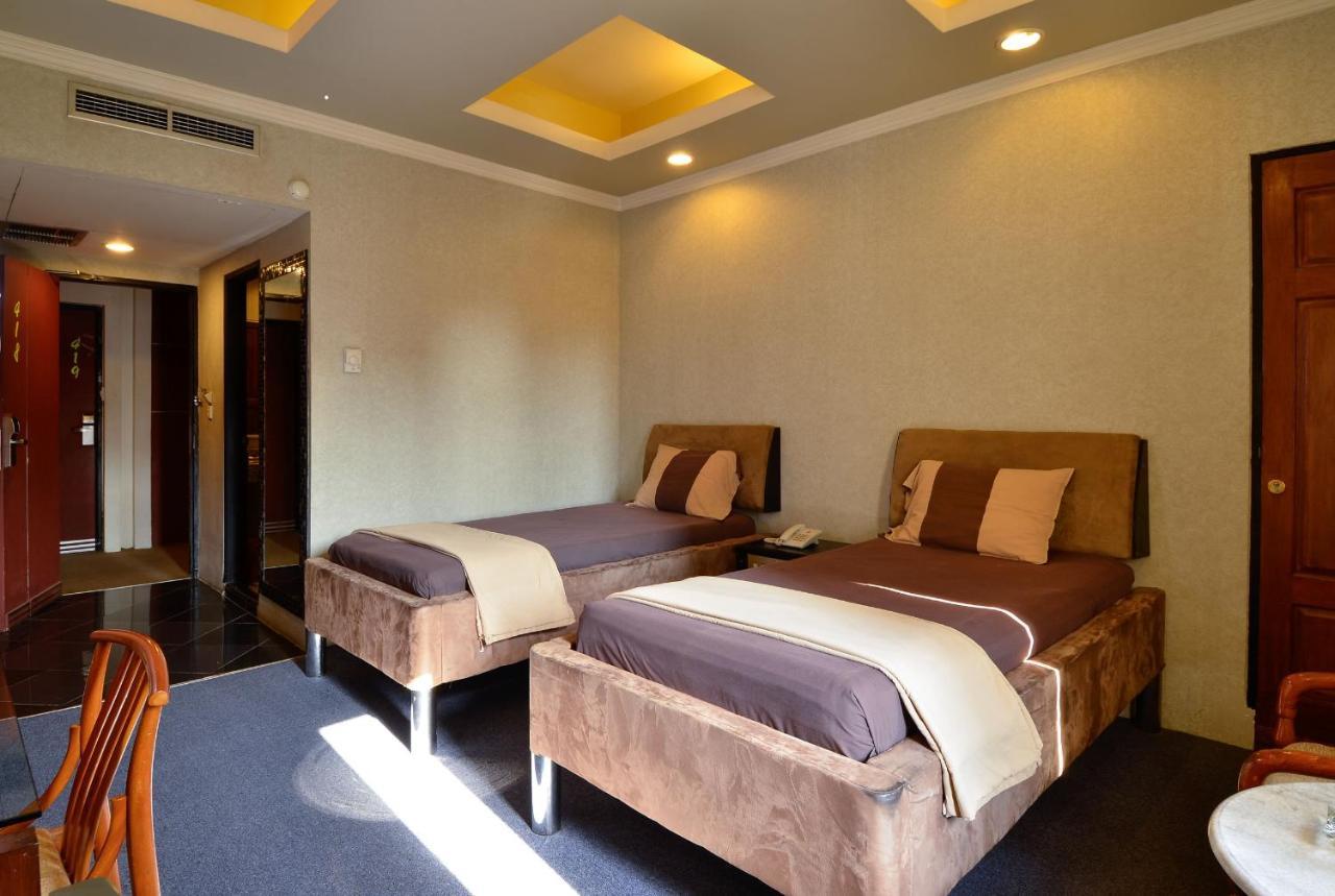 Hotel Peninsula Mangga Besar Джакарта Екстериор снимка